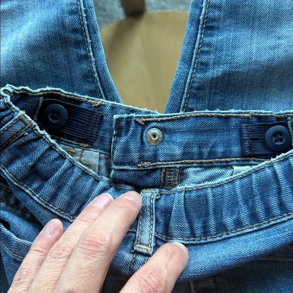 🌟 5/$15: The Children's Place Dark Blue Pull Up Distressed Jeans- Size 5